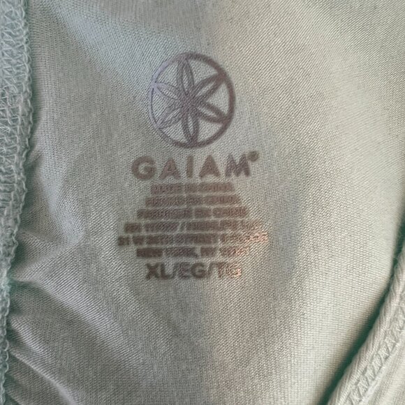NWOT!!   GAIAM Yoga Graphic Racerback Loose Tank, Light Aqua, Size XL, Very Soft - Picture 7 of 7